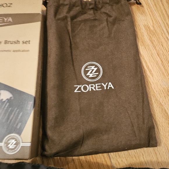 Z'oreya 15 makeup brushes set - Picture 4 of 7